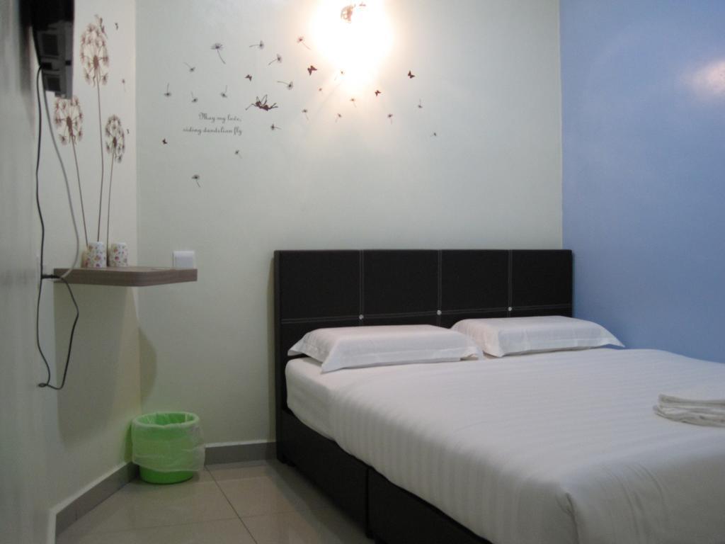 Max Inn Hotel Parit Raja Quarto foto