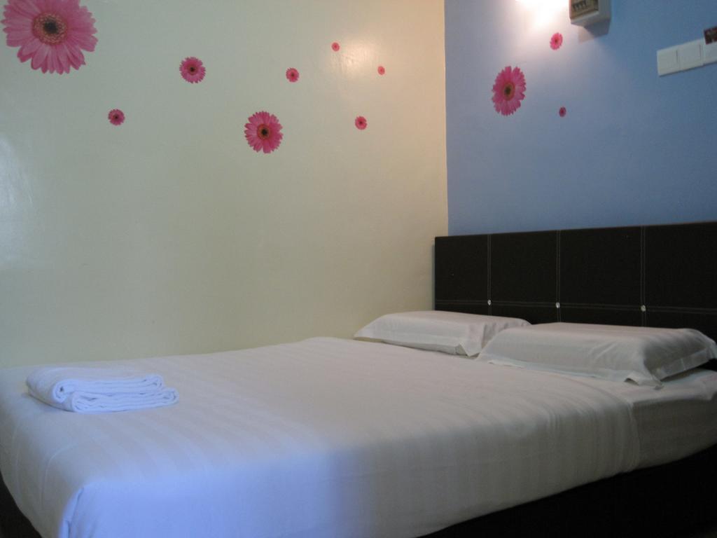 Max Inn Hotel Parit Raja Quarto foto