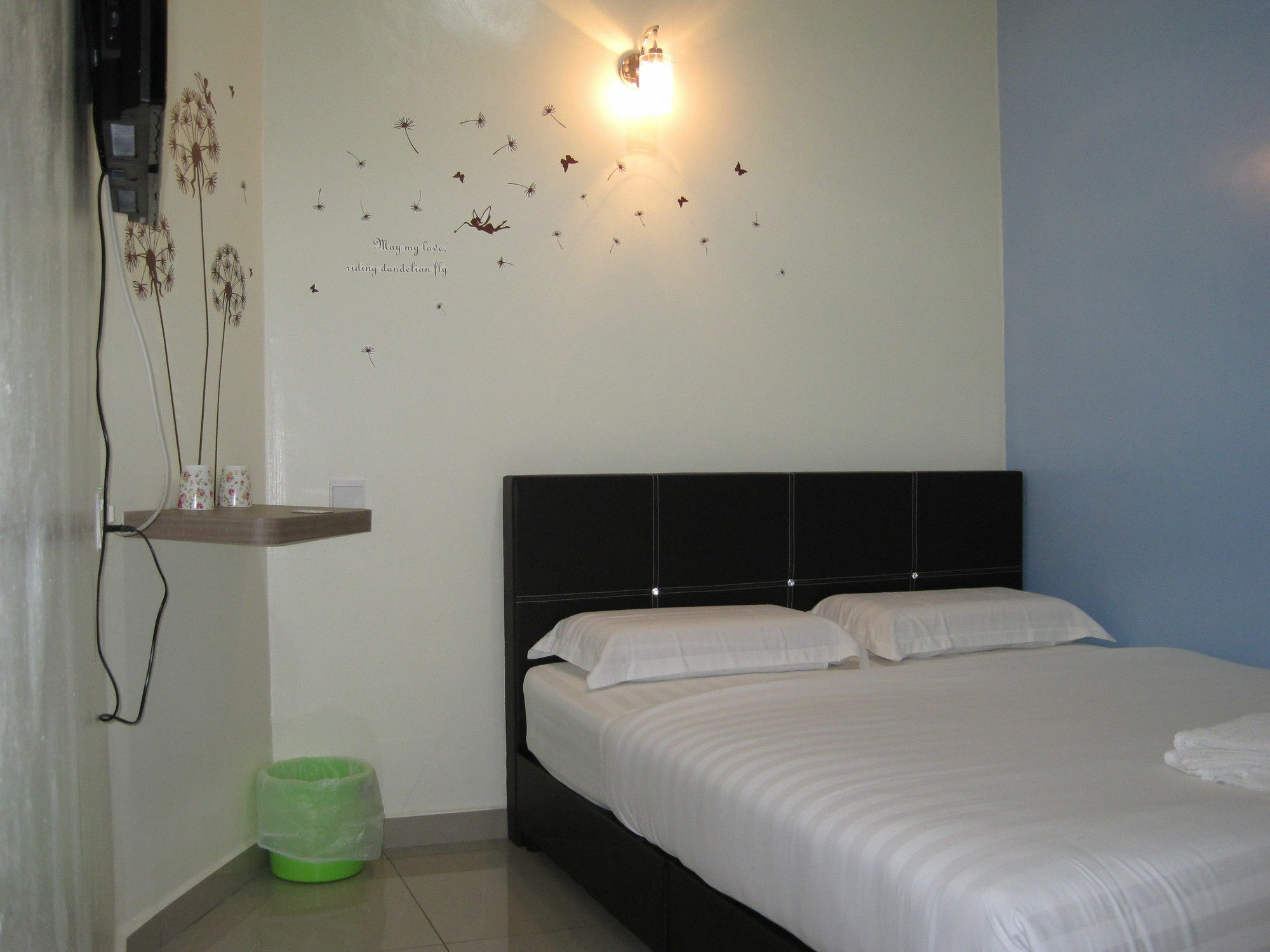 Max Inn Hotel Parit Raja Exterior foto
